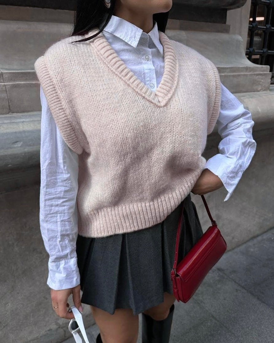 Salmon Pink Knitted Sweater Vest | فيست صوف باللون السلمون الوردي