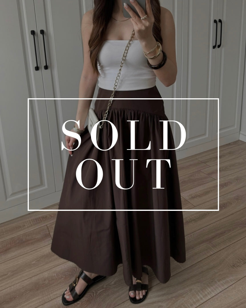 Brown High Waist Gathered Maxi Skirt | تنورة طويلة باللون البني بخصر عالي وكسرات ناعمة