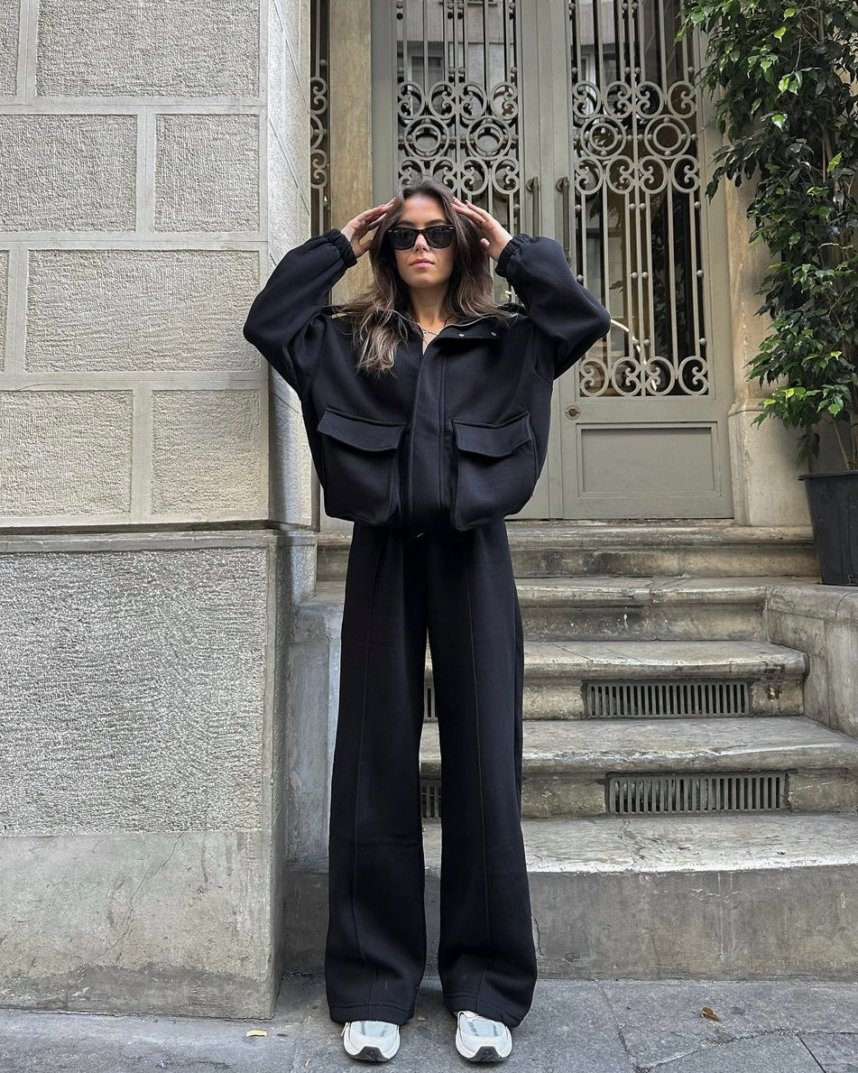 Minimalist Black Tracksuit With Front Pockets