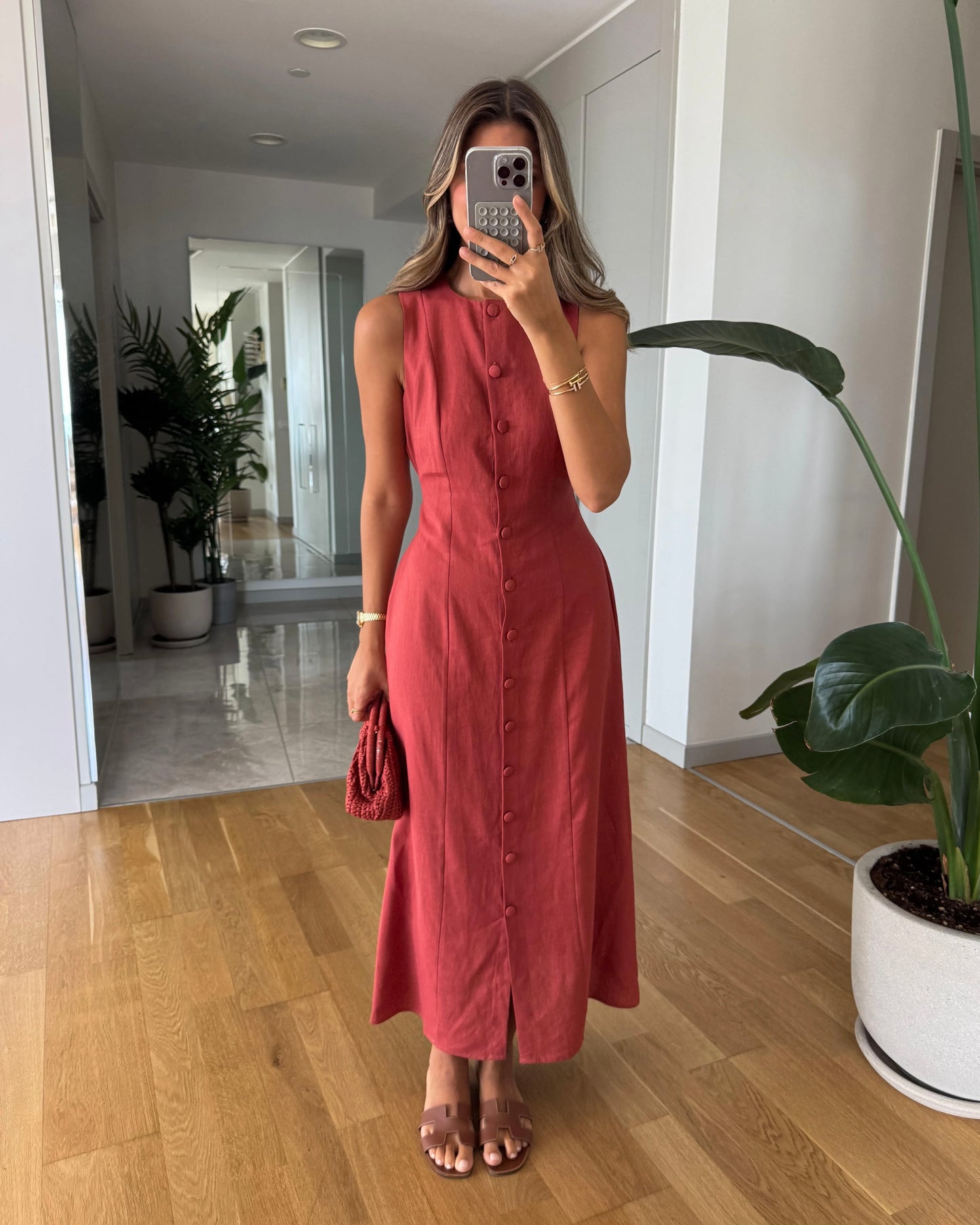 Terracotta Button-Down Linen Dress with Back Tie | فستان كتان كرميدي بأزرار أمامية وربطة من الخلف