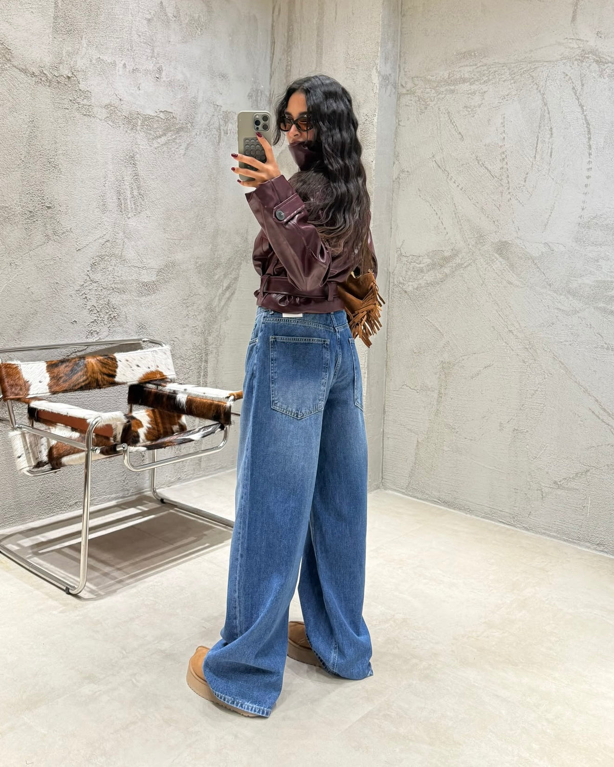High-Waisted Medium Wash Relaxed Wide-Leg Denim Jeans | جينز بخصر عالي وقصة واسعة