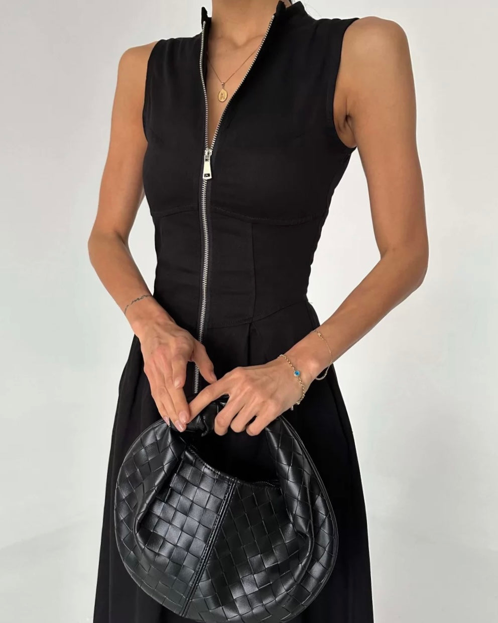 Elegant Black Zip Dress | فستان أسود أنيق بسحّاب أمامي