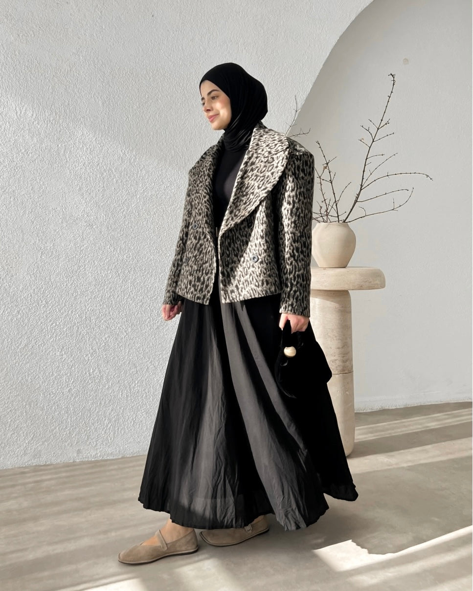 Crinkled Maxi Skirt in Black | تنورة ماكسي مجعدة باللون الأسود