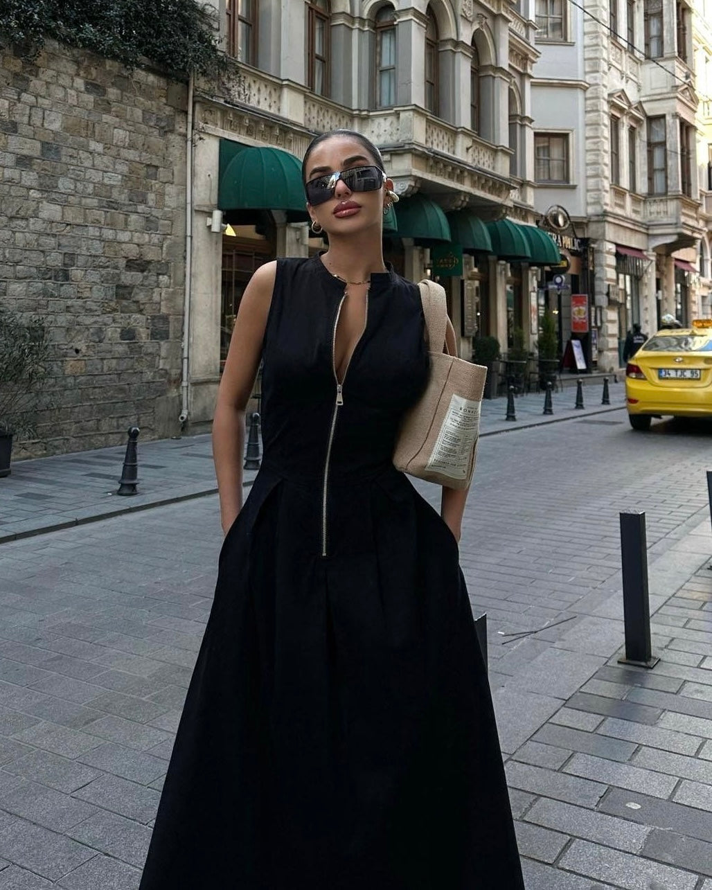 Elegant Black Zip Dress | فستان أسود أنيق بسحّاب أمامي