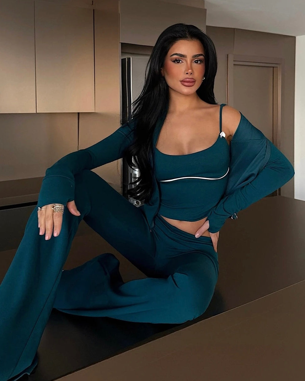 Chic Sport three -Piece Set| طقم سبورت بتصميم منحوت
