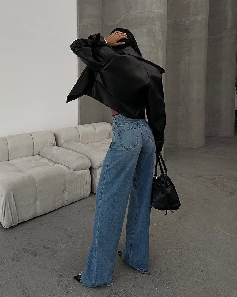 Elevated High-Waist Straight-Leg Jeans | جينز بخصر عالي وقصة أرجل مستقيمة