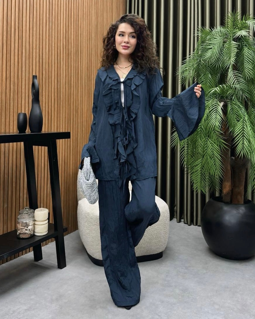 Navy Set with Ruffle Details | طقم كُحلي بتفاصيل كشكش