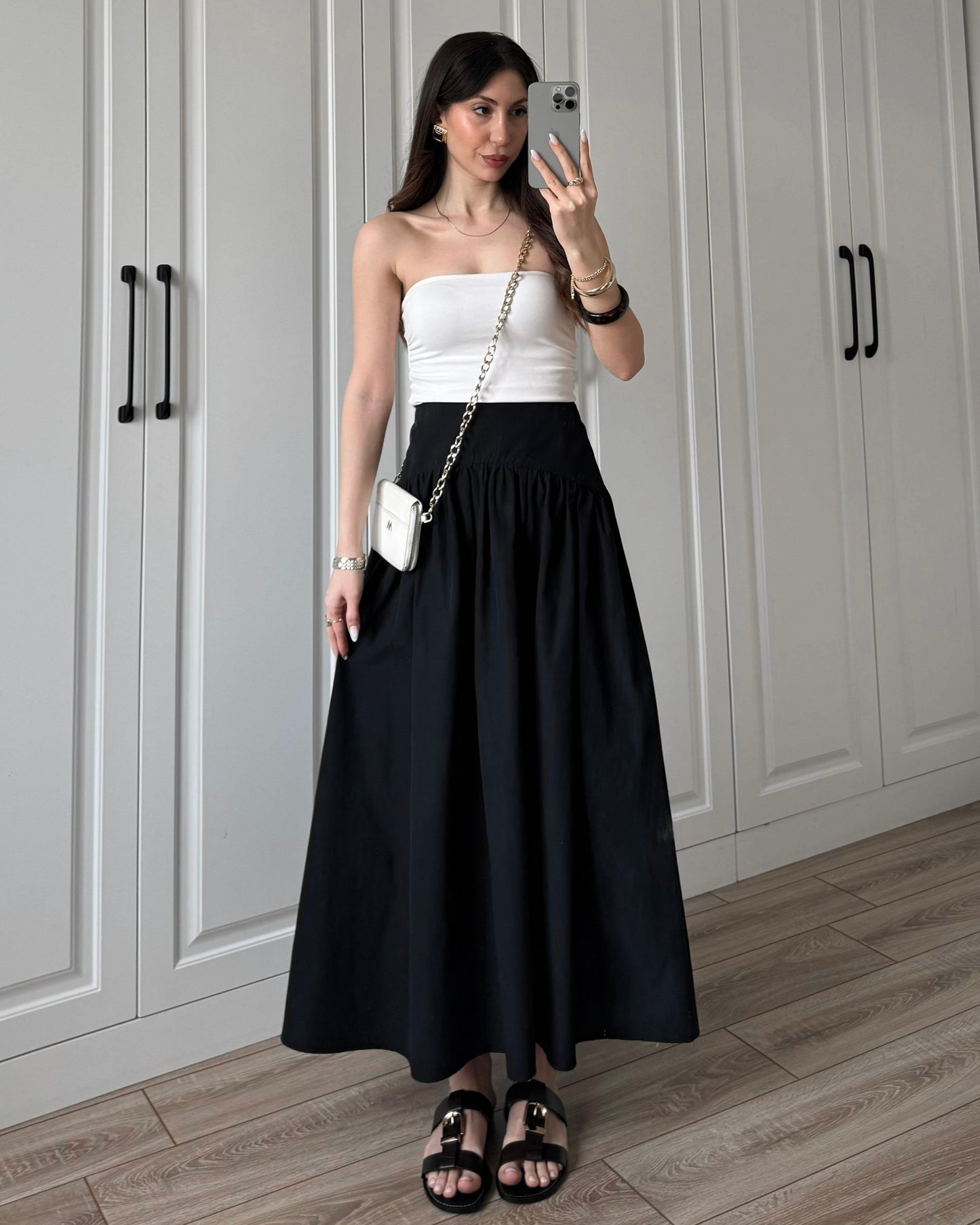 Black High Waist Gathered Maxi Skirt | تنورة طويلة باللون الاسود بخصر عالي وكسرات ناعمة