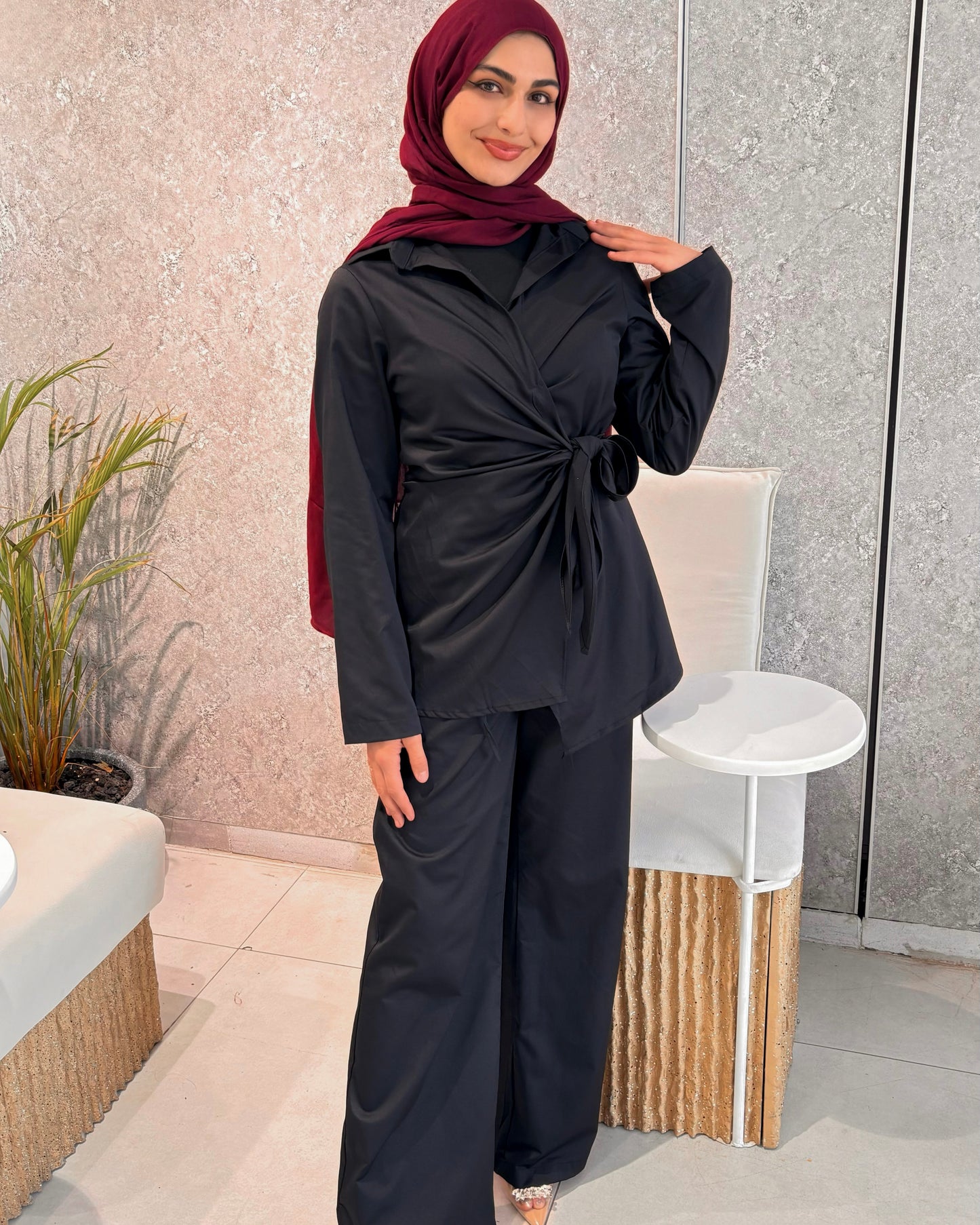 Black Wrap Blouse and Wide-Leg Pants Set | طقم بلوزة لفّ باللون الاسود مع بنطال واسع
