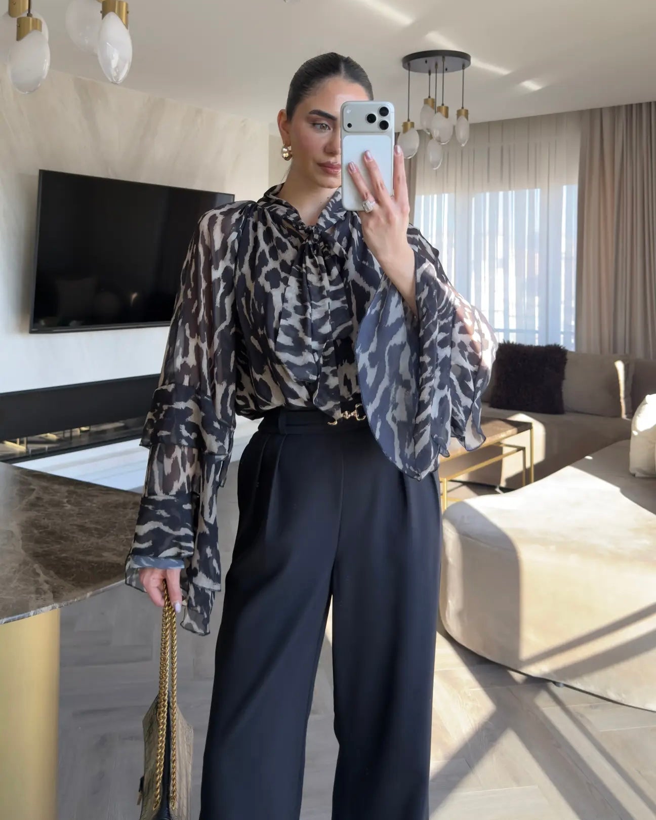 Flowy Sheer Tie-Neck Abstract Print Chiffon Blouse | بلوزة شيفون بنقشة فخمة