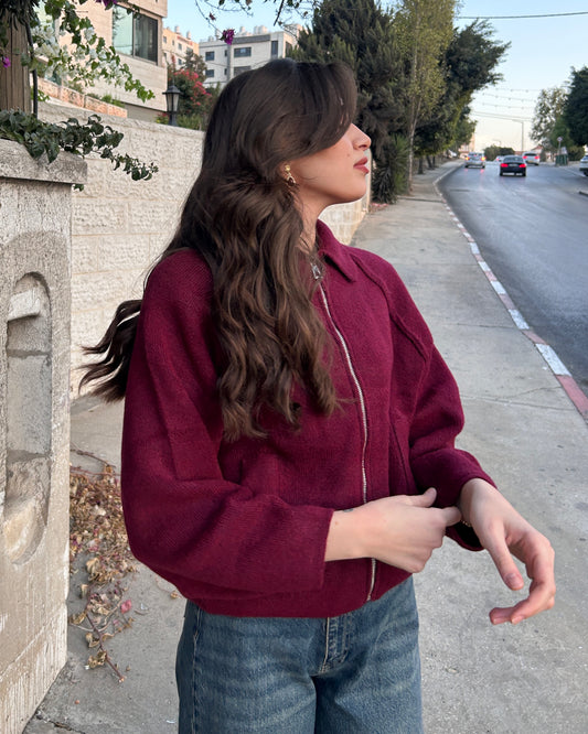 Burgundy Zip-Up Cozy Sweater | سويتر دافئة بسحّاب أمامي باللون الخمري