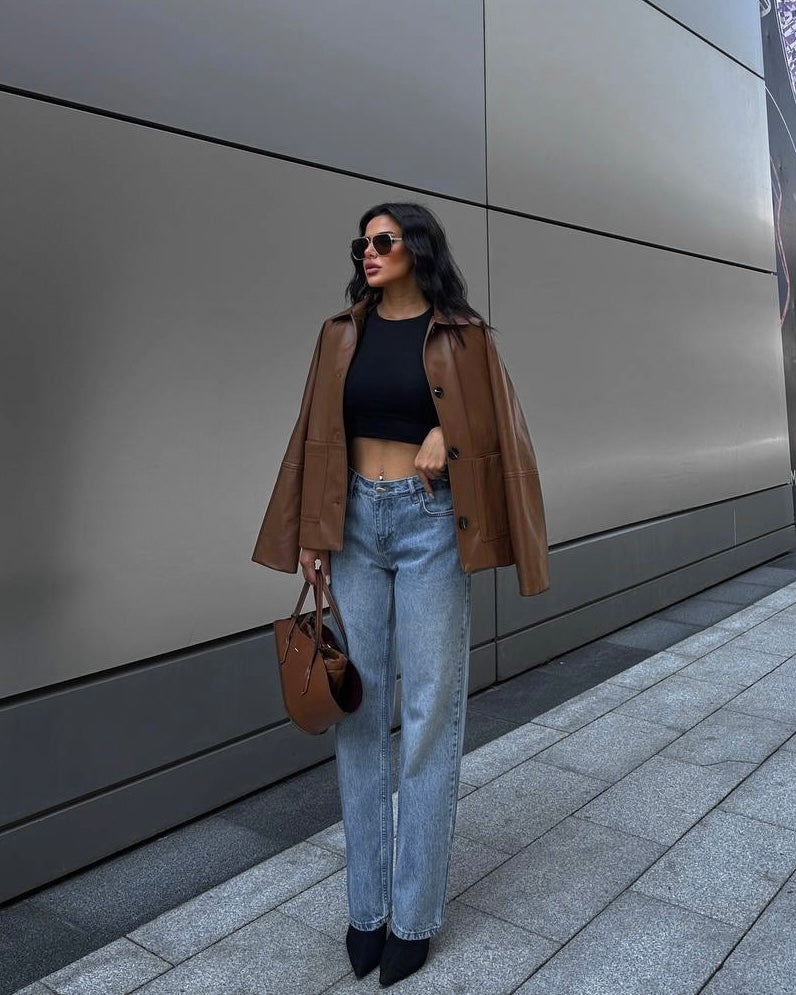 جاكيت جلد بلون البني