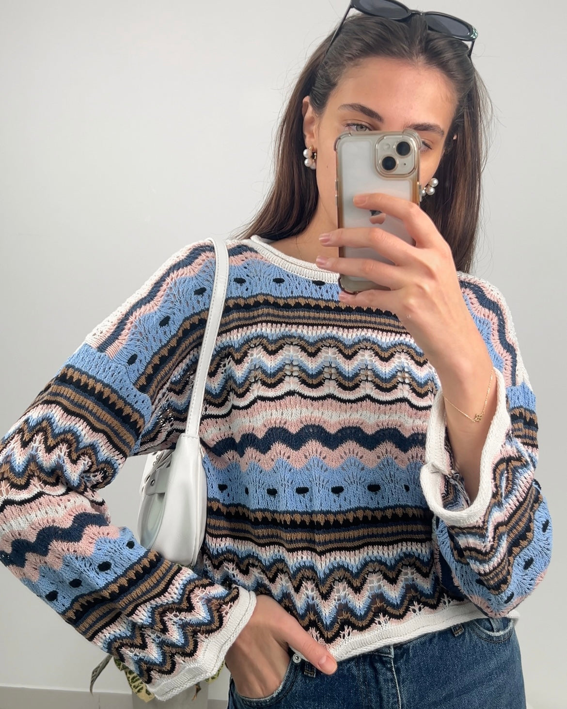 بلوزة محبوكة بالوان هادئة