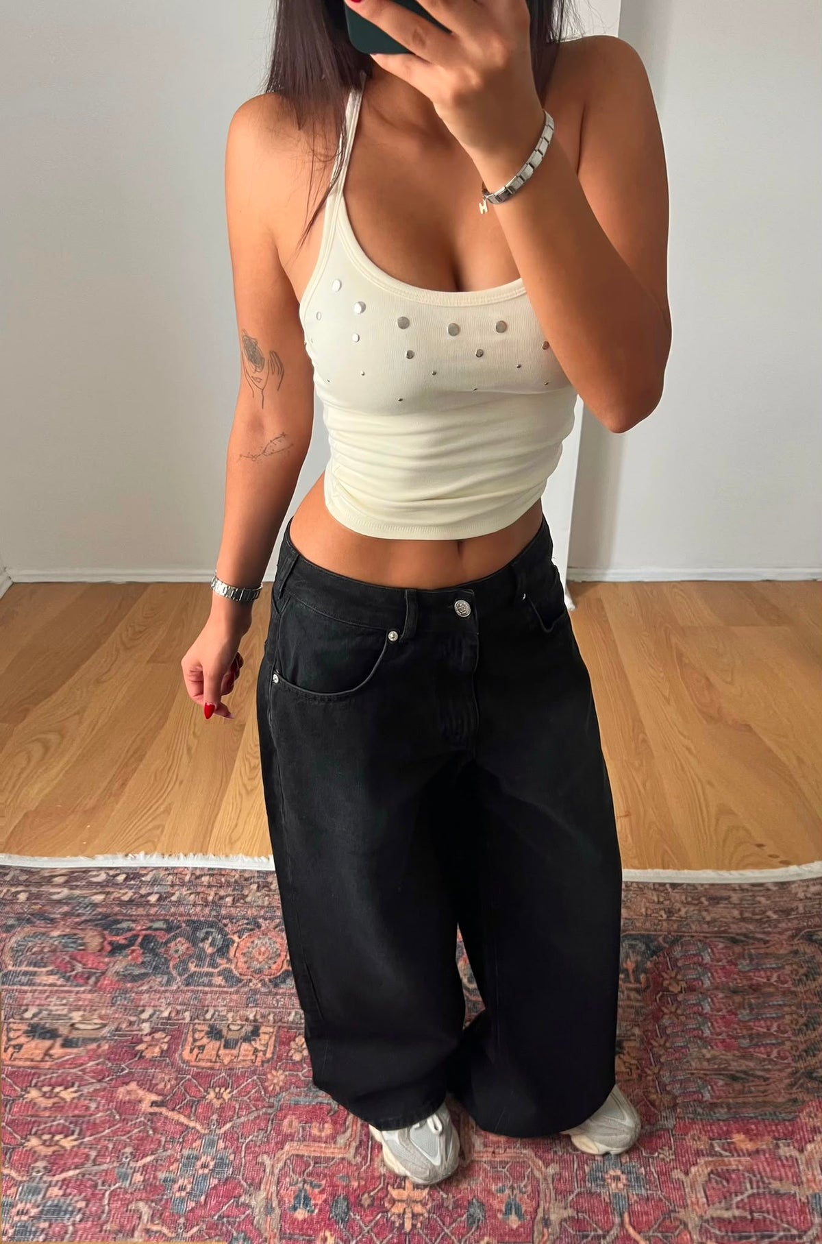 High-Waisted Black Baggy Denim Jeans | جينز أسود بخصر عالي وقصة باغي واسعة