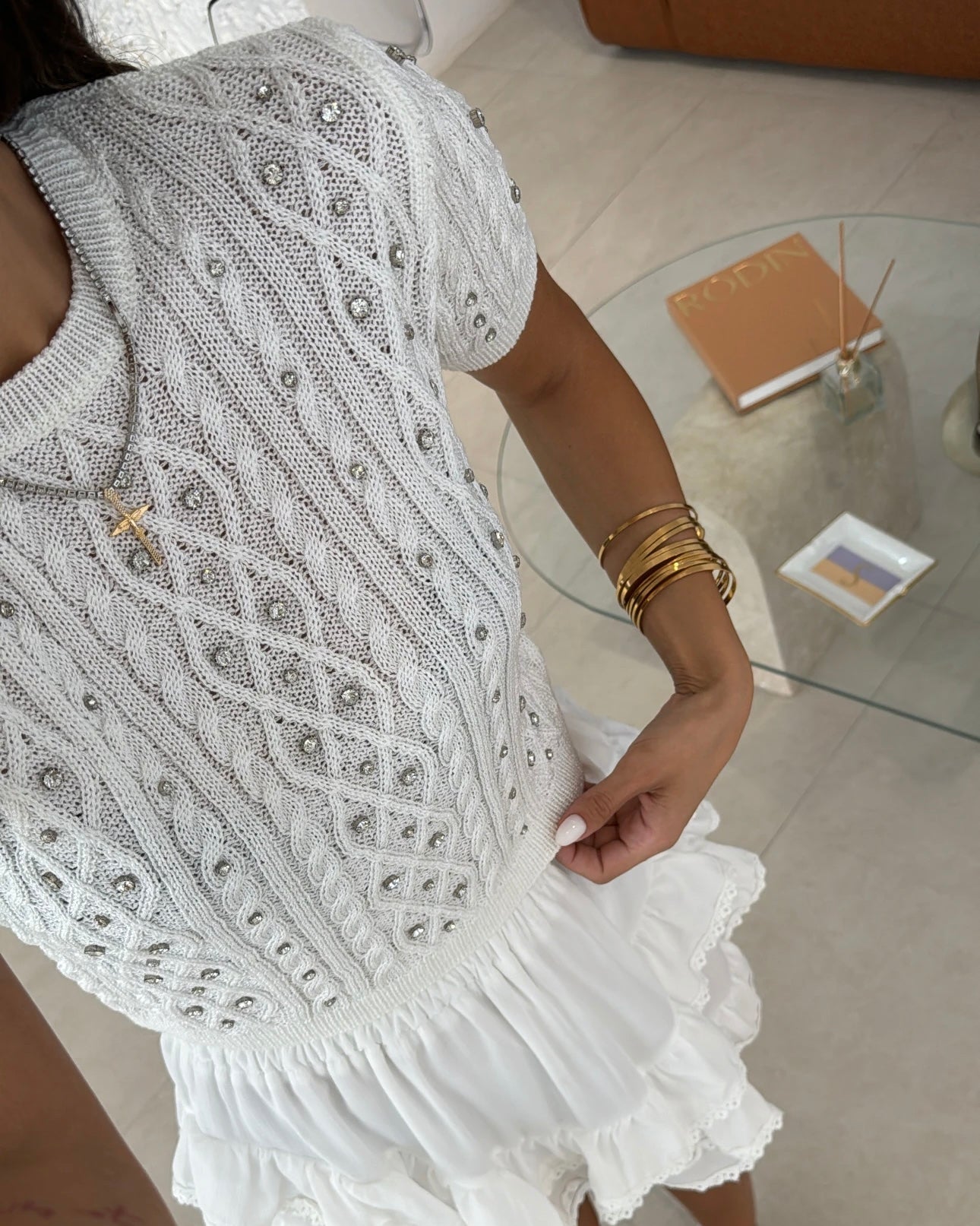 טופ סריג לבן ריינסטון