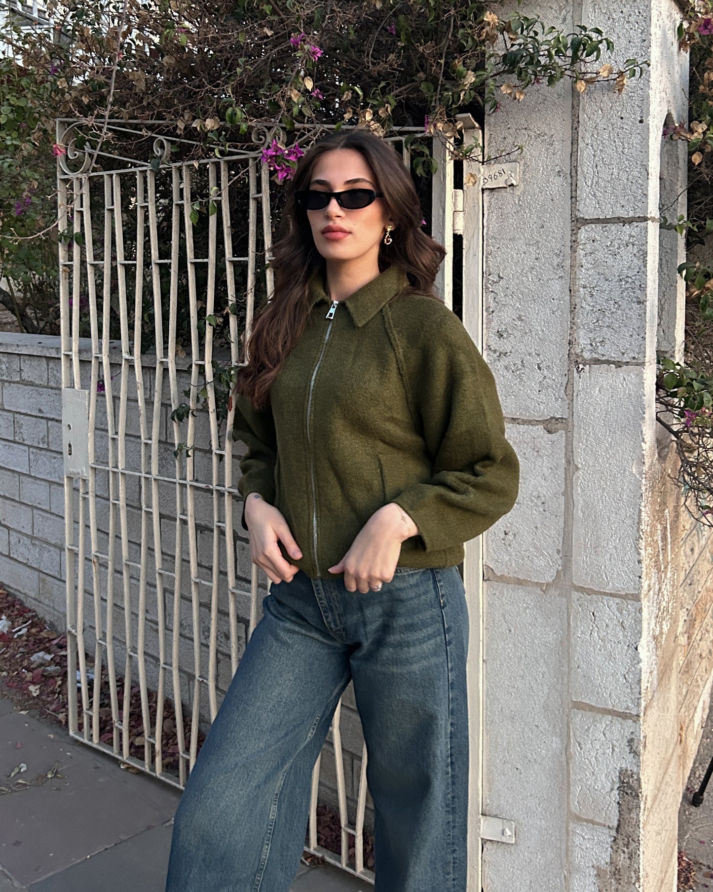 Olive Green Zip-Up Cozy Sweater | سويتر دافئة بسحّاب أمامي باللون الزيتوني