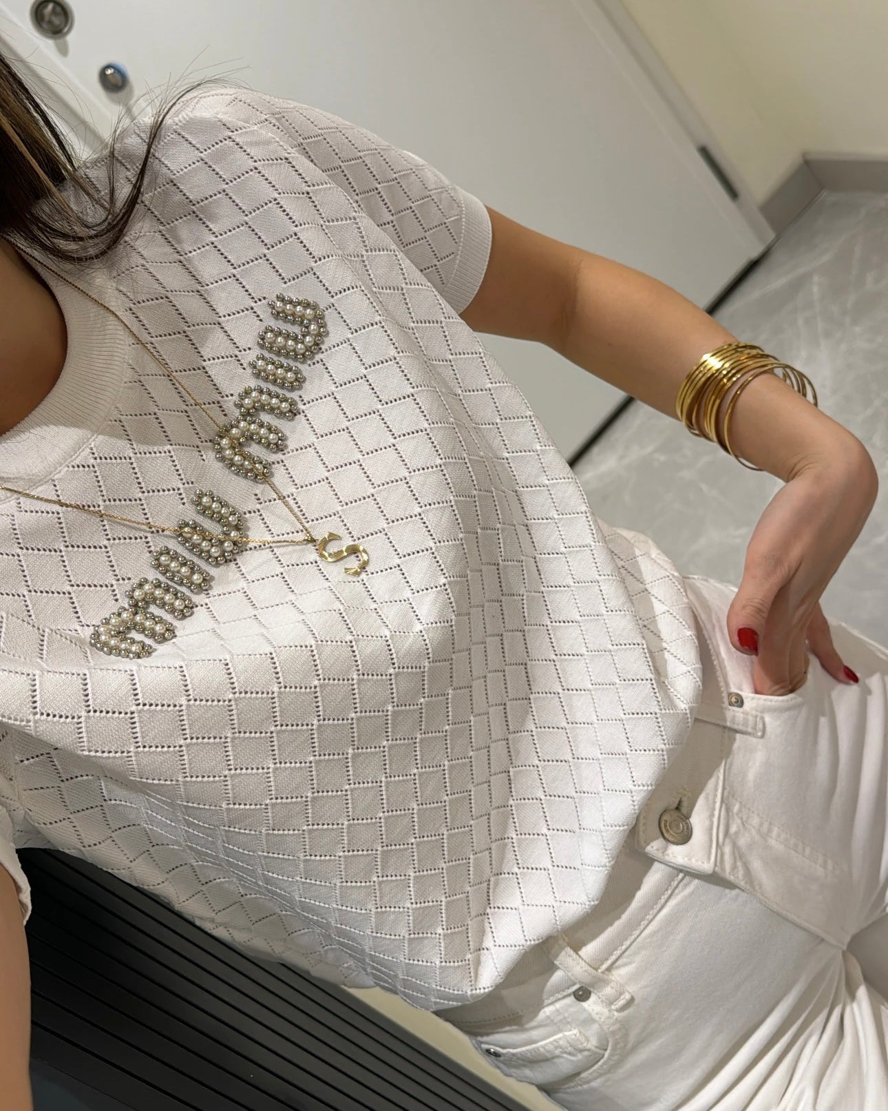 MIU MIU טופ פנינה לבנה עם שרוול קצר