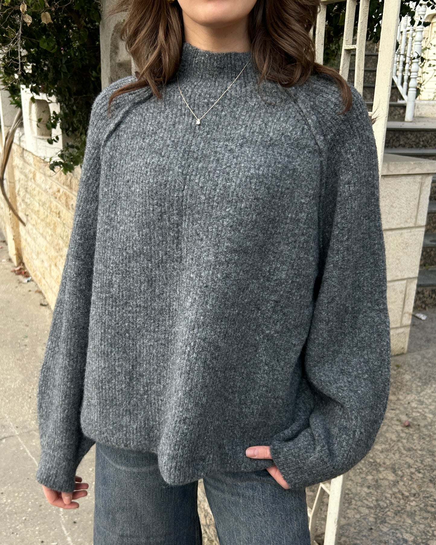 Creamy White Textured Knit Oversized Sweater | بلوزة كريمية محبوكة بنسيج مُحكم وقَصّة واسعة