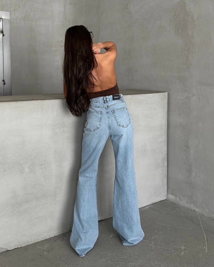 Light Wash High Waisted Flare Denim Jeans | جينز فاتح بخصر عالي قصة شارليستون