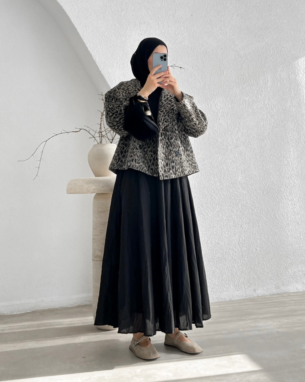 Crinkled Maxi Skirt in Black | تنورة ماكسي مجعدة باللون الأسود