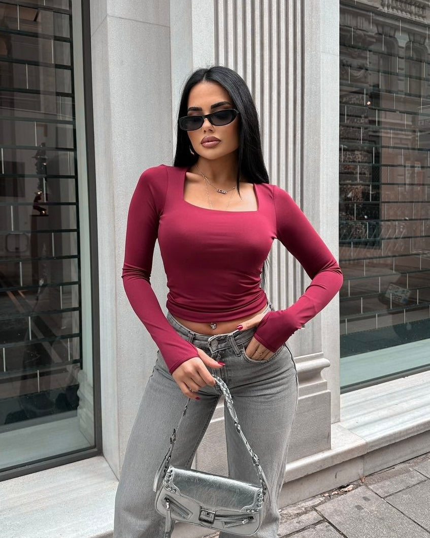 Burgundy Square-Neck Fitted Top | توب ضيق بلون البيرغندي بياقة مربعة