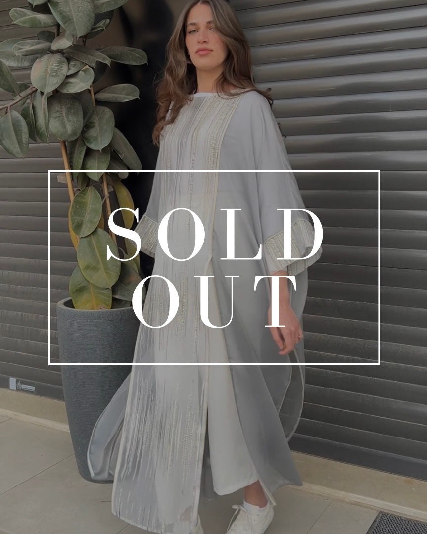 Luxurious Gray Kaftan with Vertical Stripes in Silver & Gold | قفطان رمادي فاخر بخطوط عمودية باللونين الفضي والذهبي