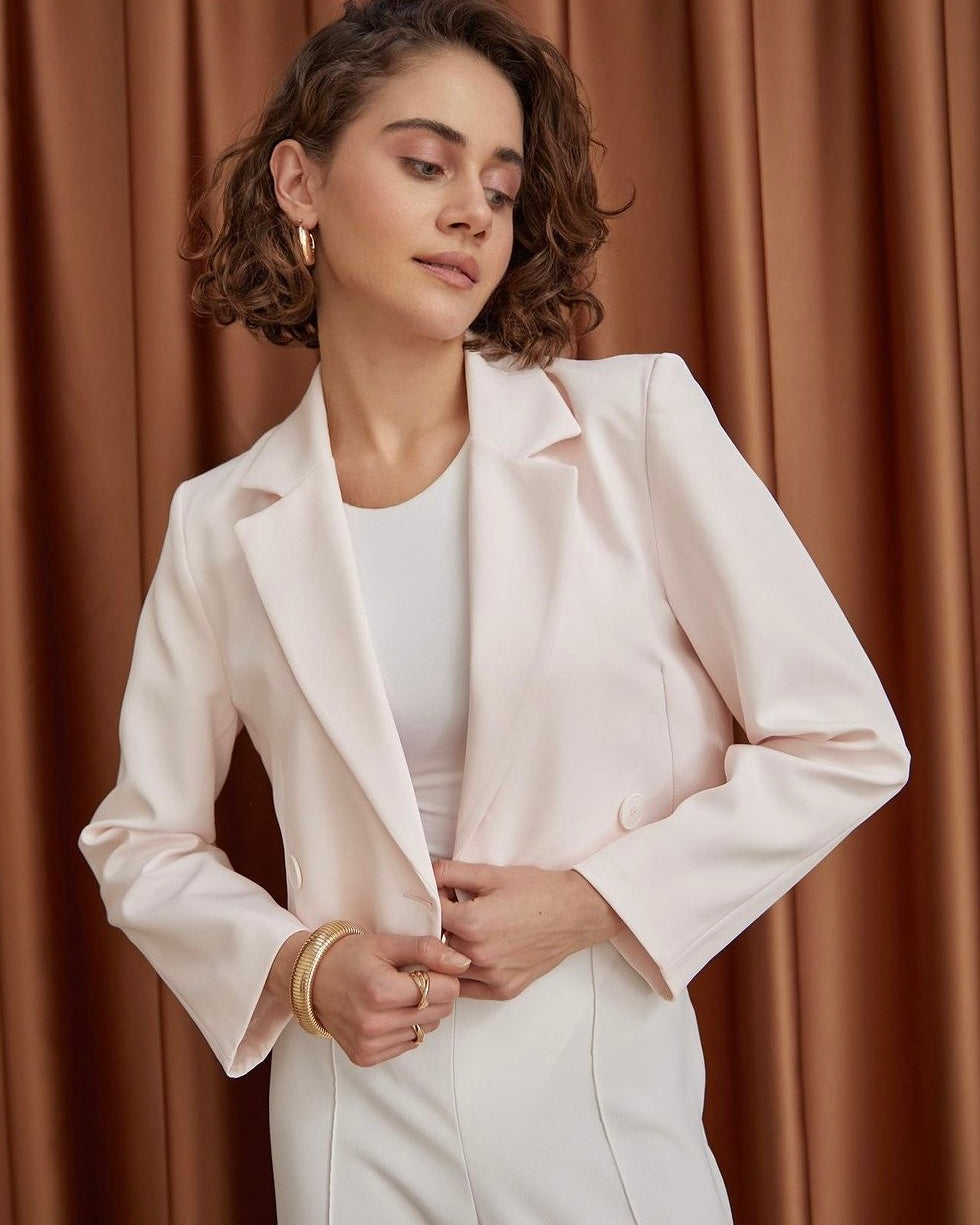 Light Pink Cropped Blazer | بليزر قصير باللون الوردي الفاتح