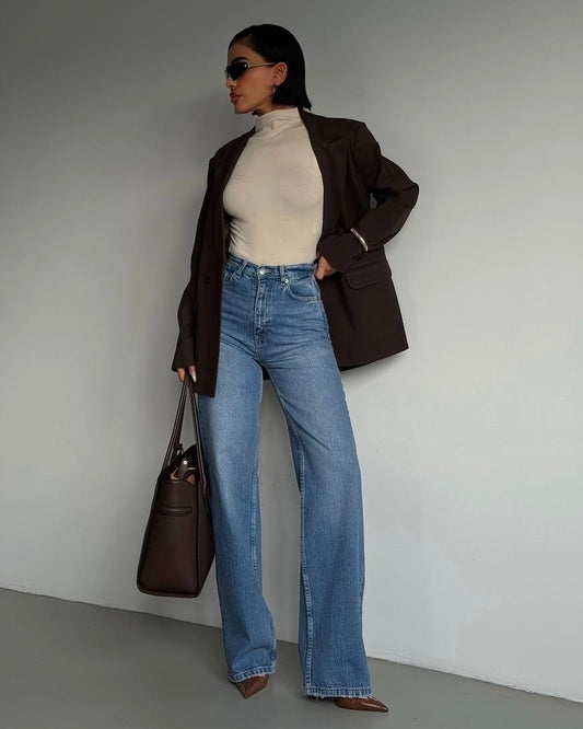 Classic Blue Toned Straight Leg High-Waisted Jeans | بنطال جينز أزرق كلاسيكي بقصّة مستقيمة وخصرٍ عالٍ