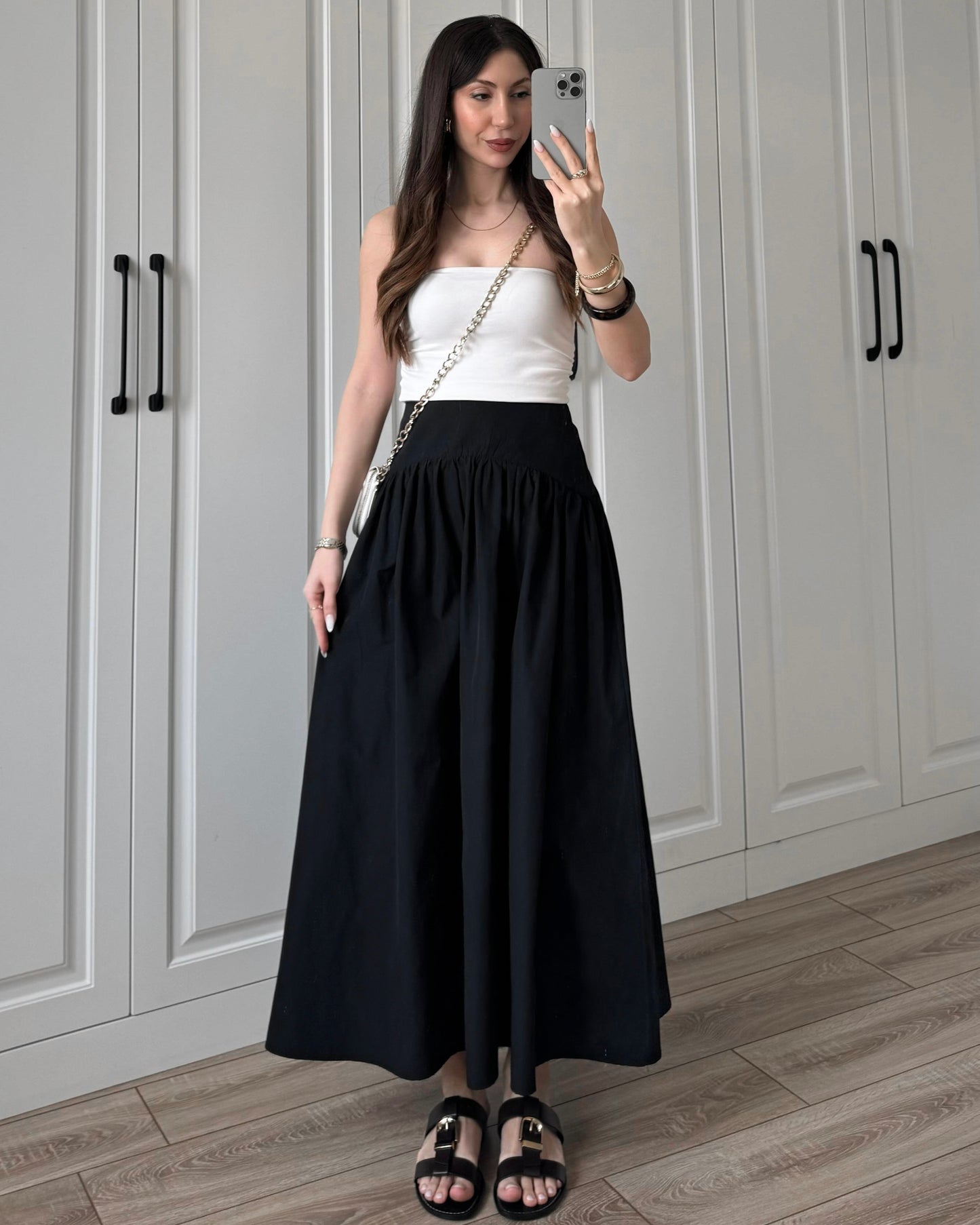 Black High Waist Gathered Maxi Skirt | تنورة طويلة باللون الاسود بخصر عالي وكسرات ناعمة