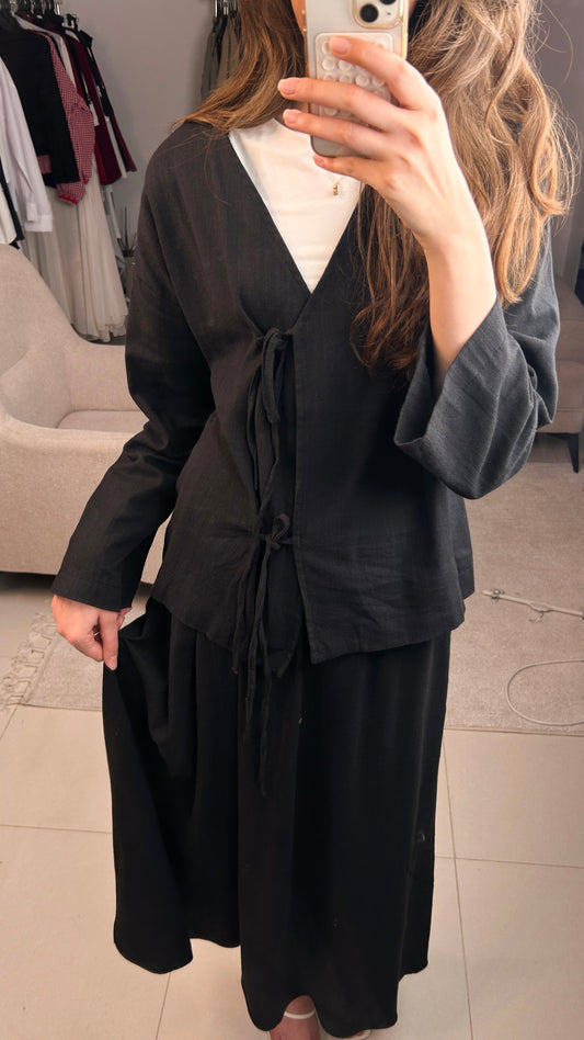Black Linen Front-Tie Co-Ord Set | طقم كتان اسود بربطات أمامية