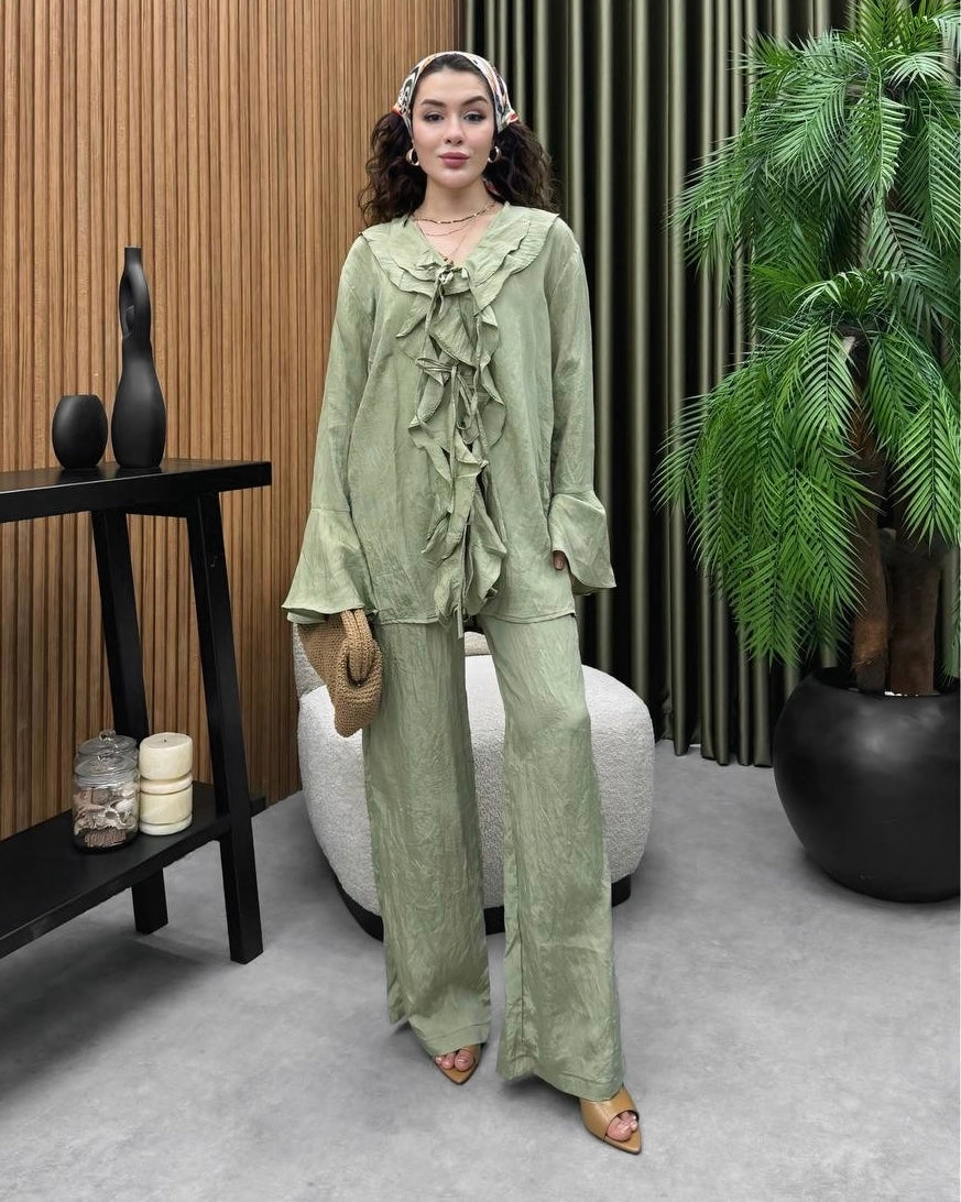 Pistachio Set with Ruffle Details | طقم بيستاشيو بتفاصيل كشكش