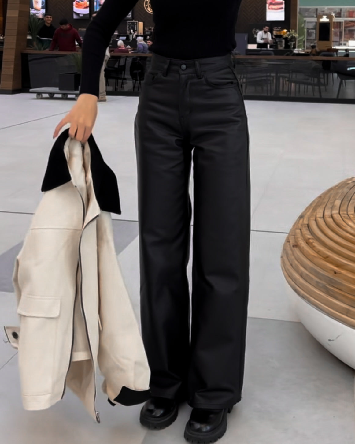 Wide Leg Leather Pants | بنطلون جلد واسع الساق