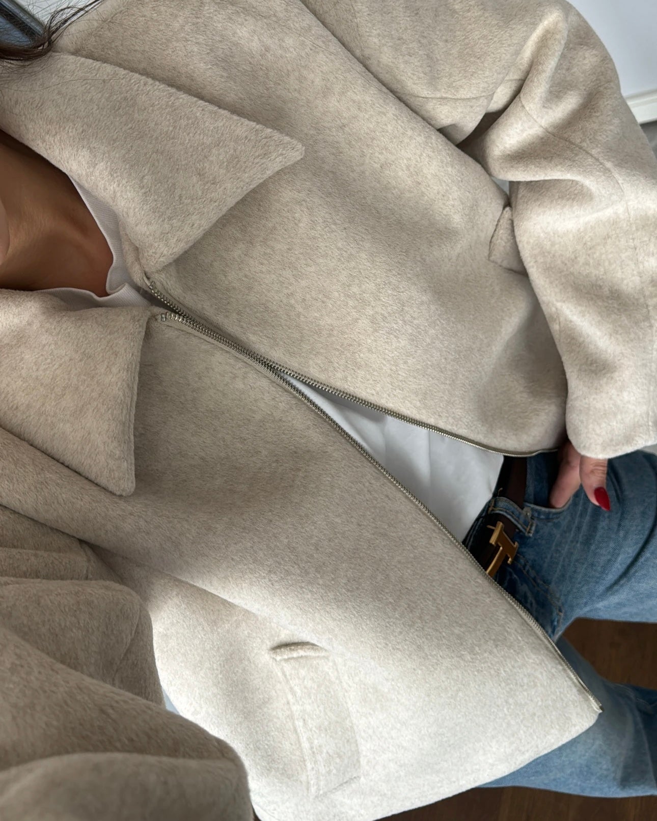 Light Beige Wool Jacket with Zipper and Side Pockets