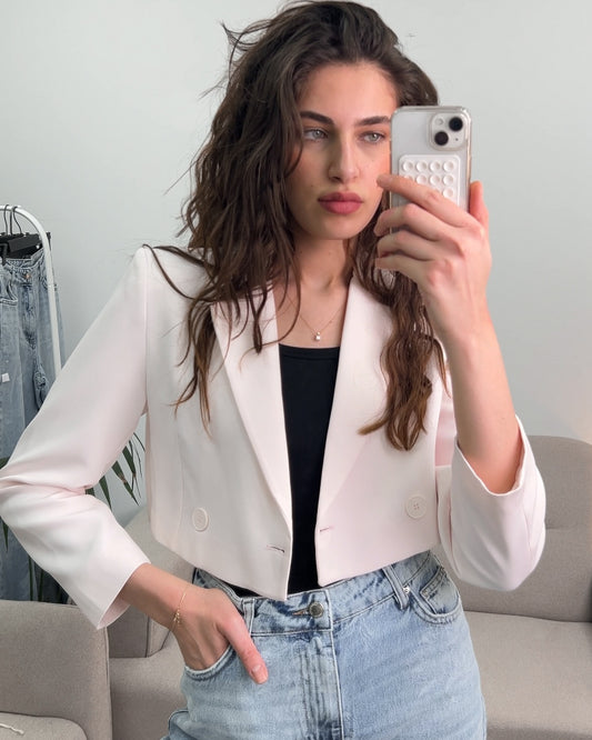 Light Pink Cropped Blazer | بليزر قصير باللون الوردي الفاتح