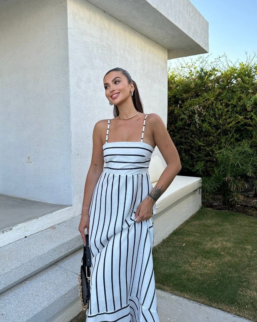 Feminine Striped Maxi Dress | فستان ناعم ماكسي مخطط