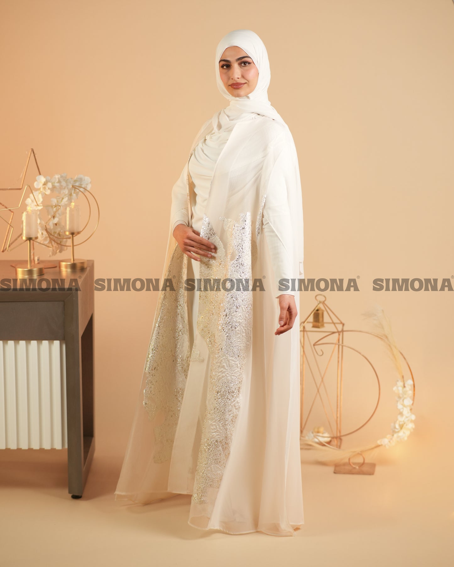 Royal White & Gold Kaftan with Cape Sleeves | قفطان أبيض وذهبي ملكي مع أكمام كيب