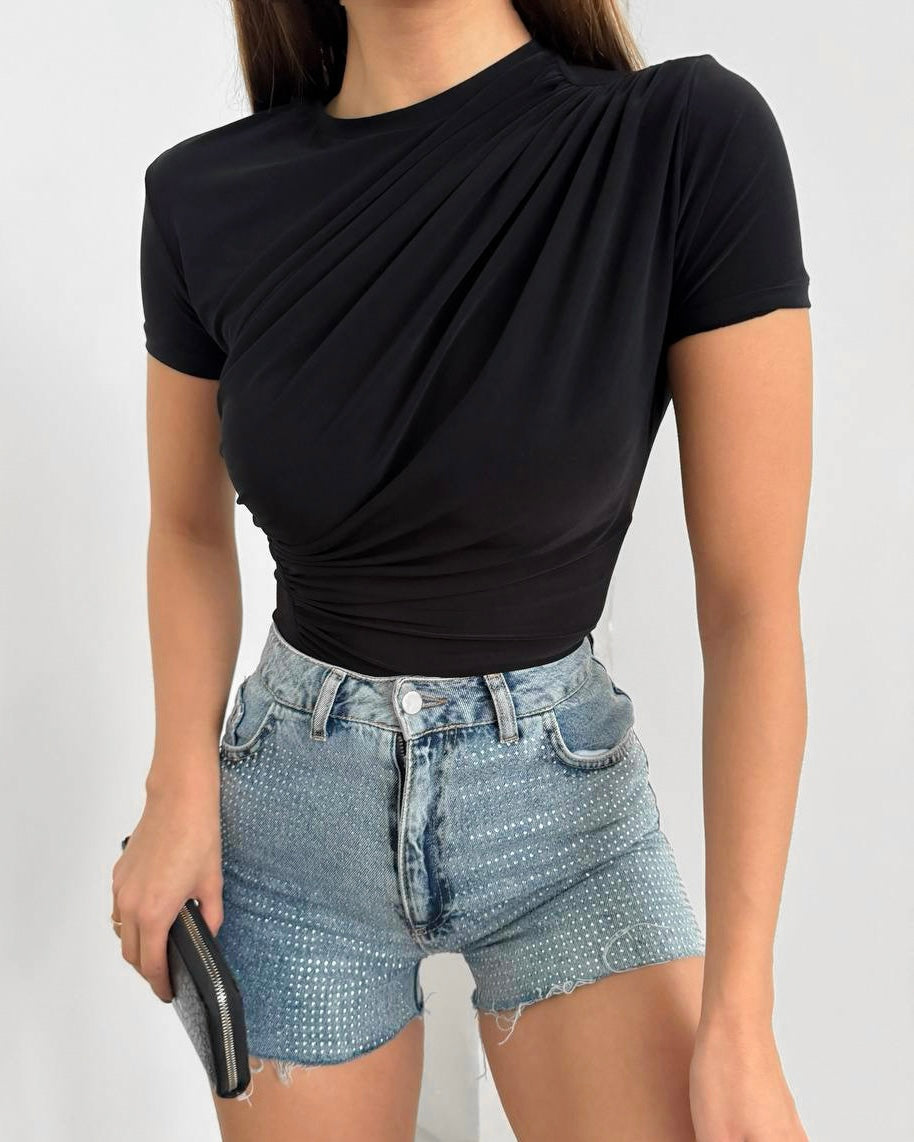 Black Short Sleeve Draped Top | بلوزة سوداء بقصة منسدلة وأنيقة