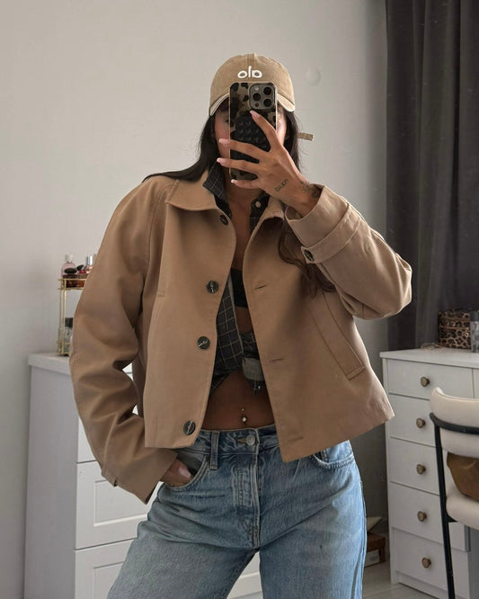 Cropped Camel Button-Up Jacket | جاكيت قصير باللون الكاميل مع أزرار أمامية