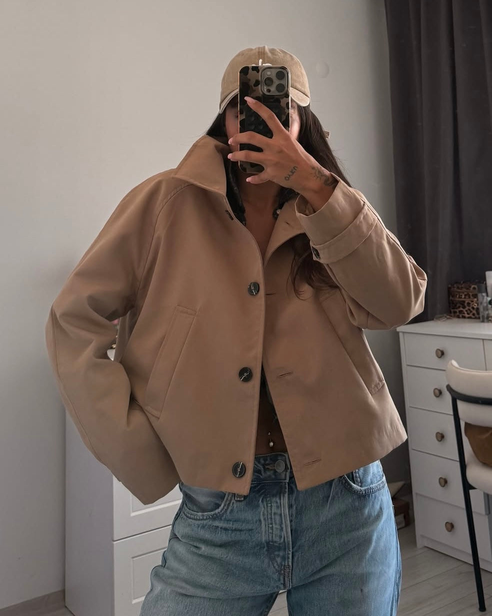Cropped Camel Button-Up Jacket | جاكيت قصير باللون الكاميل مع أزرار أمامية