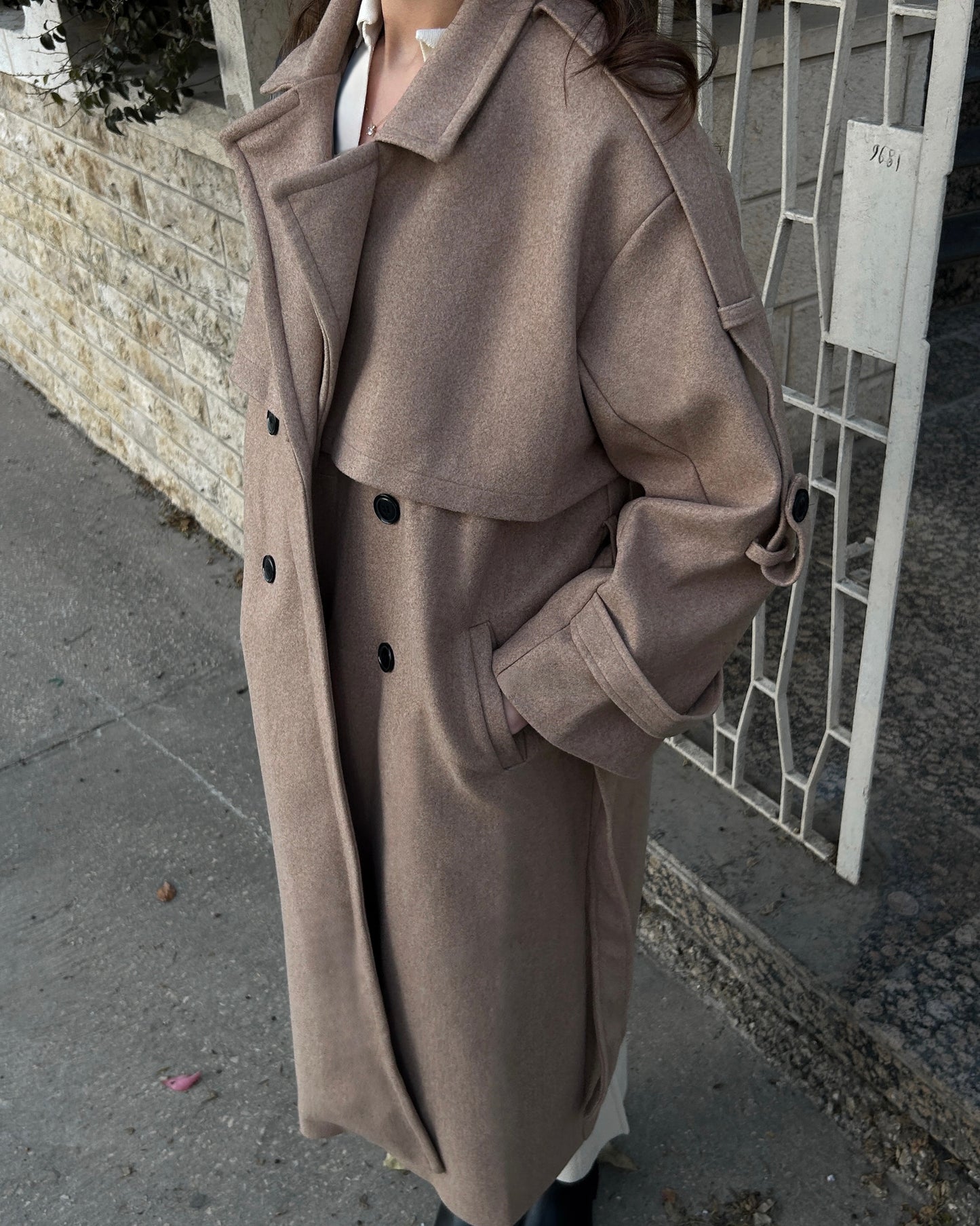 Black Wool Blend Coat | معطف صوف بخليط عالي الجودة