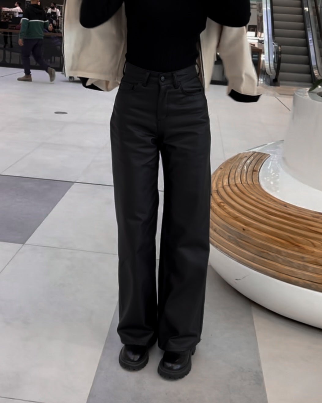 Wide Leg Leather Pants | بنطلون جلد واسع الساق