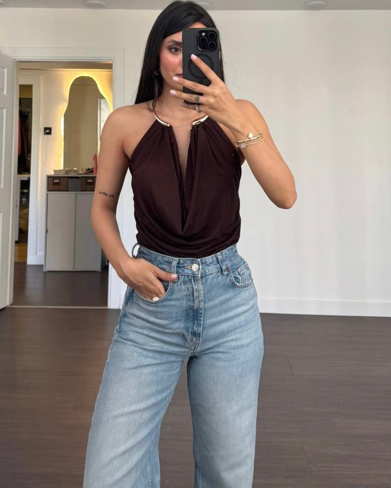 Brown Draped Halter Top|بلوزة هالتر مفتوحة باللون البني