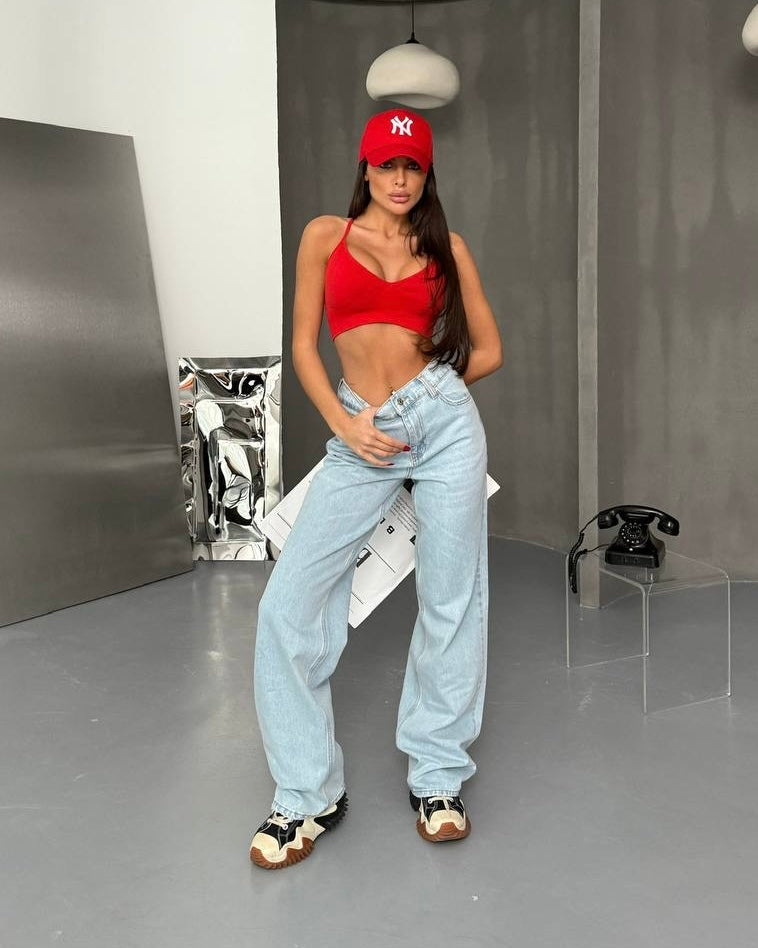 Classic Straight Leg Denim Jeans | جينز بقصّة مستقيمة كلاسيكية