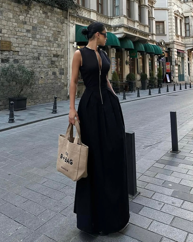 Elegant Black Zip Dress | فستان أسود أنيق بسحّاب أمامي