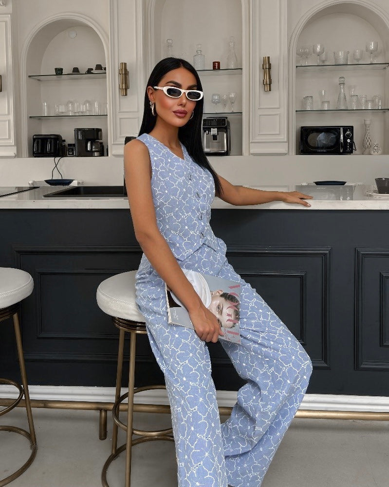 Blue Floral Vest Suit | طقم أنيق بلون أزرق فاتح بنقشة ورود بيضاء