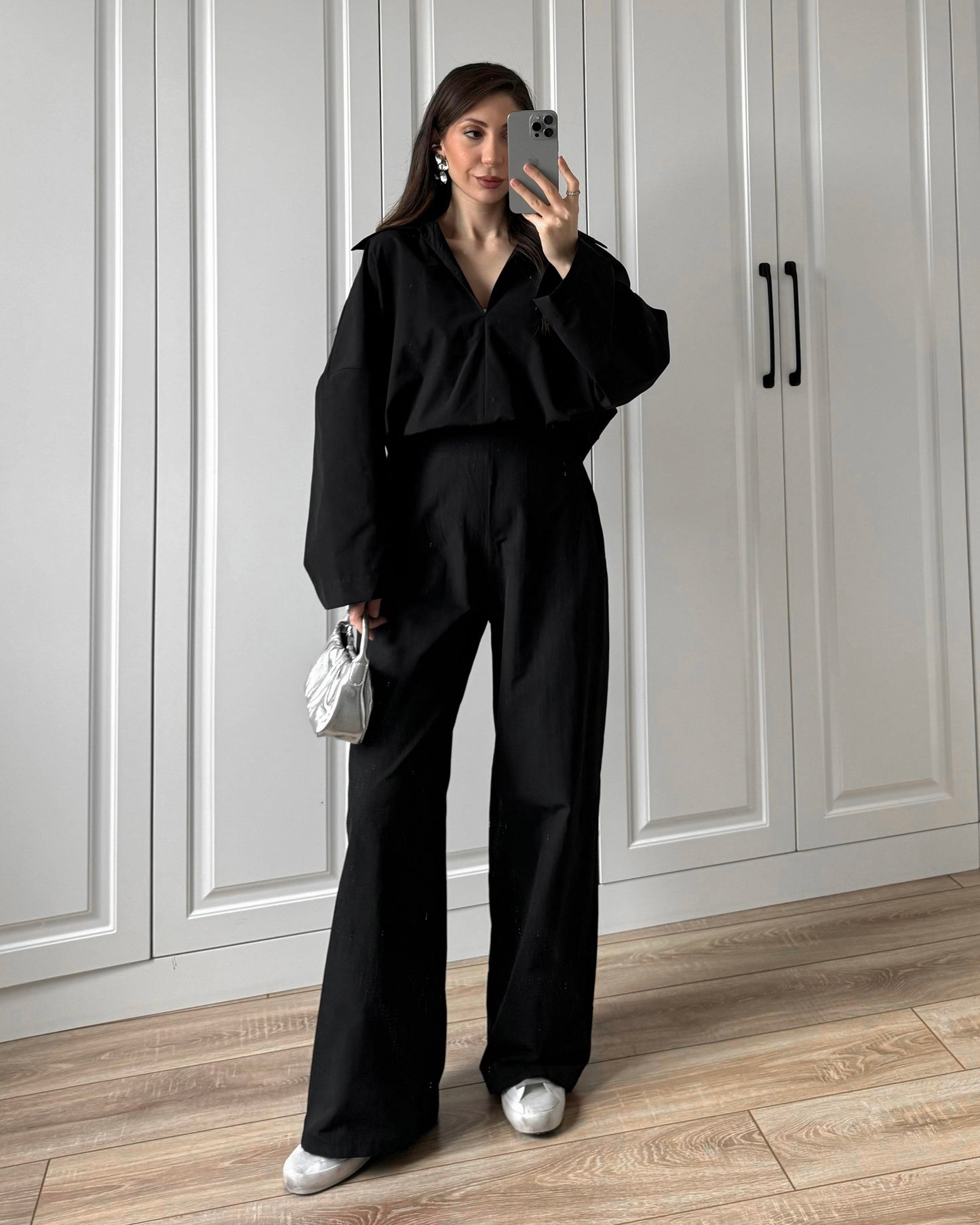 Black V-Neck Set | V-طقم أسود بياقة على شكل