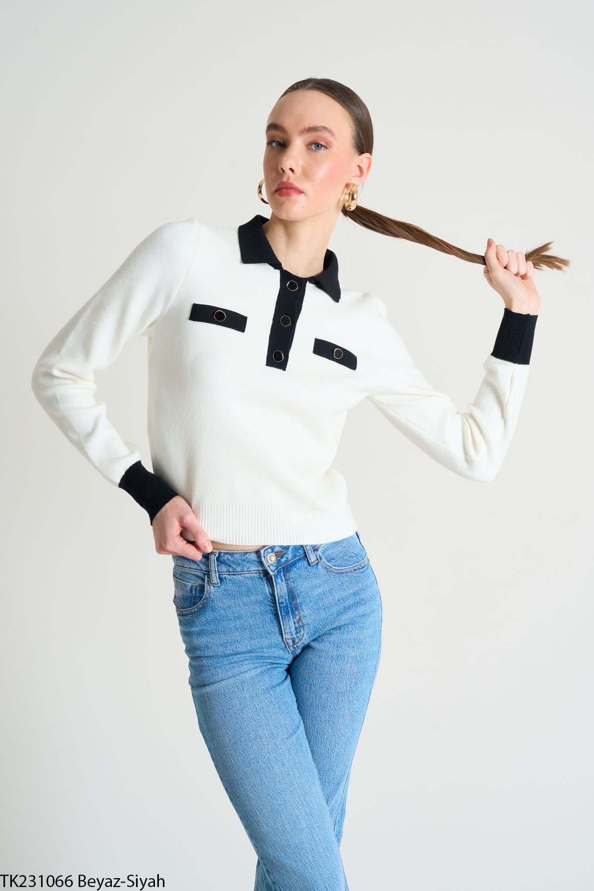 قمة محبوكة بلون مغاير