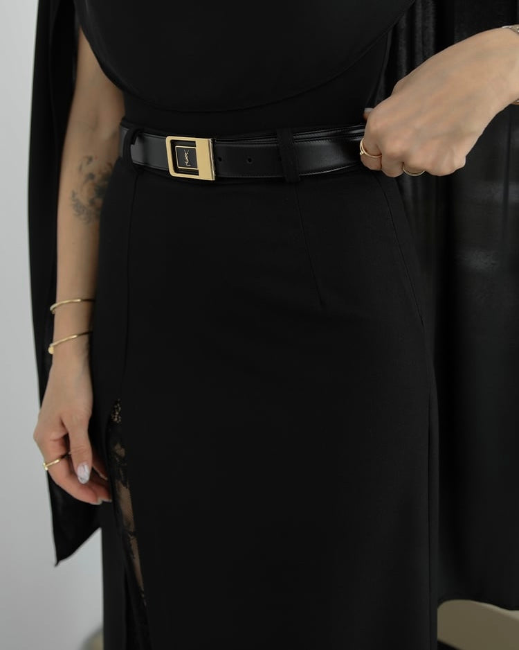Elegant Black Midi Skirt with Lace Panel Detail | تنورة ميدي سوداء أنيقة بتفاصيل دانتيل