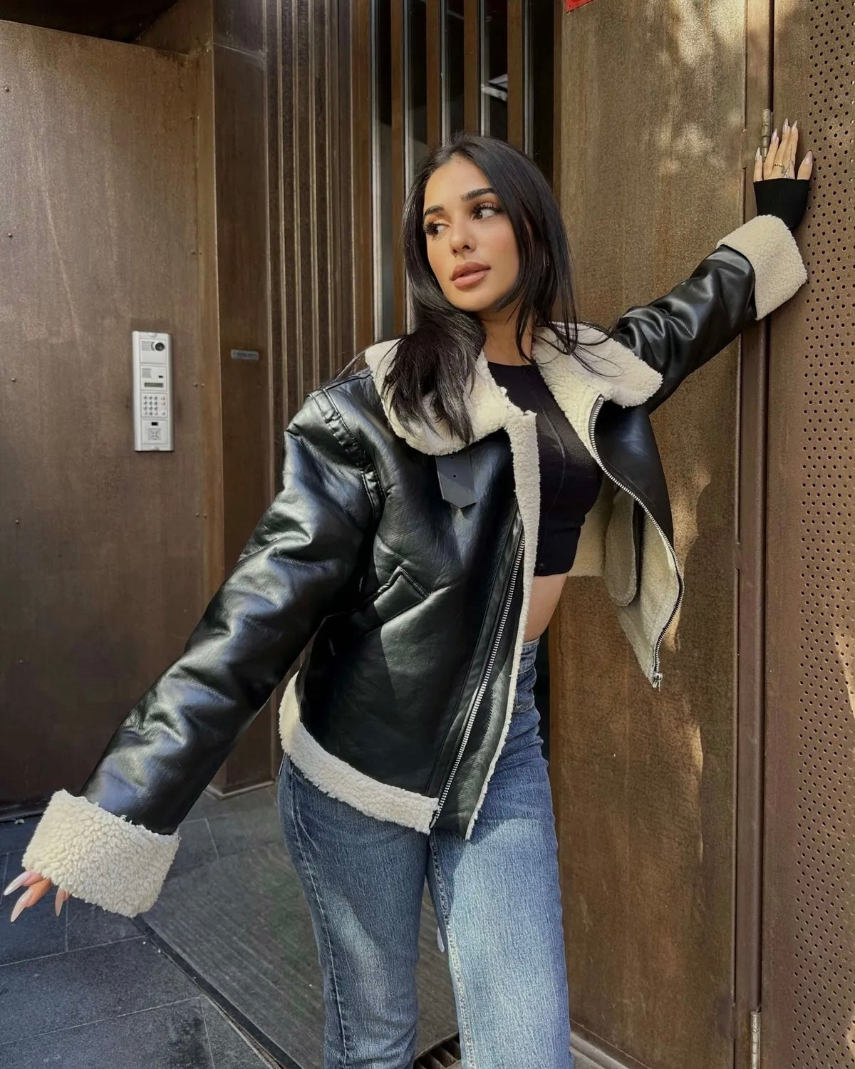 מעיל עור אוברסייז שחור