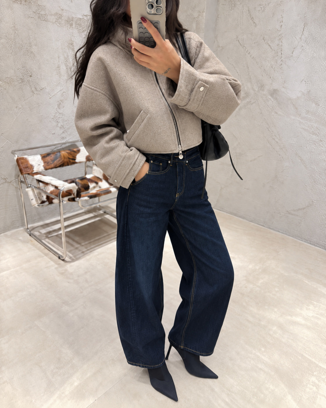High-Waisted Dark Indigo Balloon Wide-Leg Denim Jeans with Contrast Stitching | جينز غامق بخصر عالي وقصة بالون